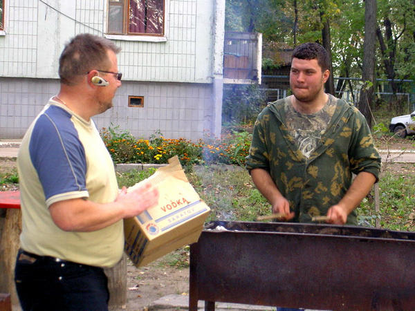 Чувак, а где ещё пол ящика водки??!!